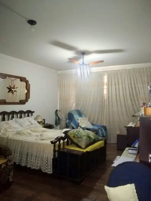 Sobrado com 4 quartos à venda, 350m2 em Aparecida - SP - imagem 2 Foto 2 de Sobrado com 4 quartos à venda, 350m2 em Aparecida - SP