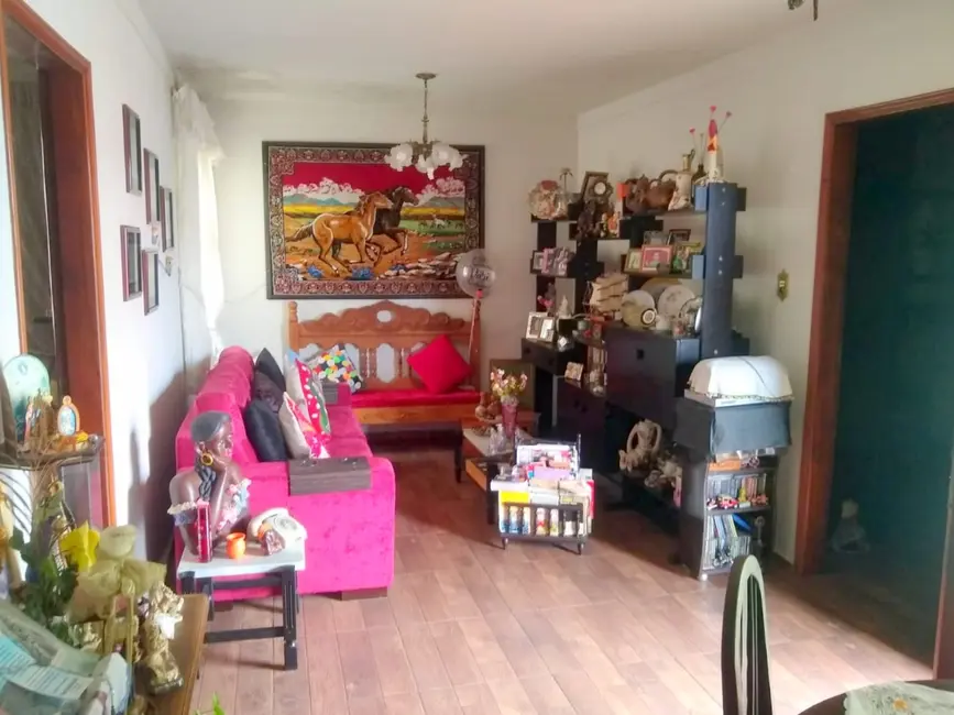 Sobrado com 4 quartos à venda, 350m2 em Aparecida - SP - imagem 7 Foto 7 de Sobrado com 4 quartos à venda, 350m2 em Aparecida - SP