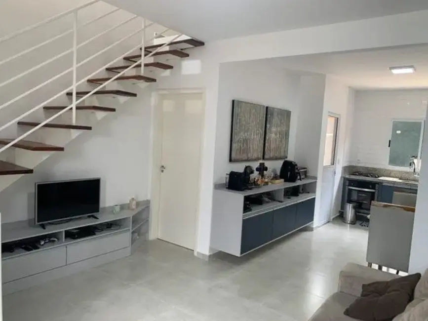 Foto 2 de Casa de Condomínio com 2 quartos à venda, 130m2 em Monte Belo, Taubate - SP