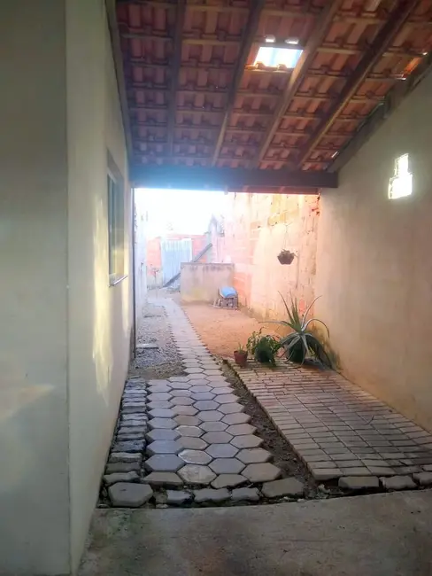 Foto 2 de Casa com 2 quartos à venda, 110m2 em Jardim São Manoel, Guaratingueta - SP