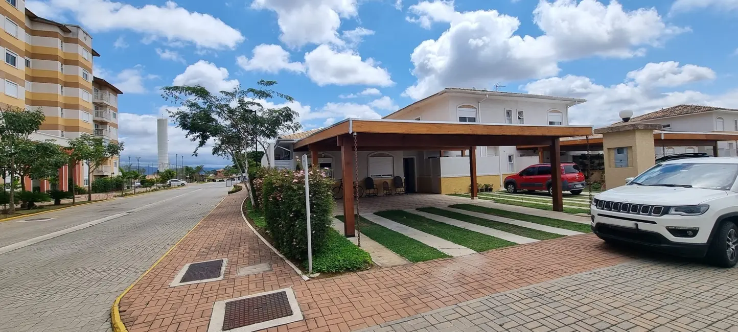 Casa de Condomínio com 3 quartos à venda, 150m2 em Pindamonhangaba - SP - imagem 2 Foto 2 de Casa de Condomínio com 3 quartos à venda, 150m2 em Pindamonhangaba - SP