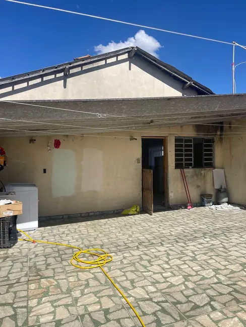 Foto 3 de Sobrado com 3 quartos à venda, 320m2 em Conjunto Residencial Araretama, Pindamonhangaba - SP
