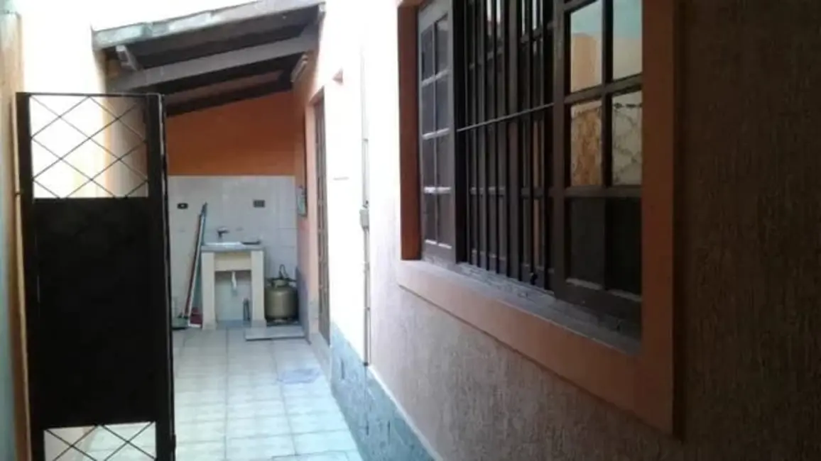 Foto 8 de Casa com 5 quartos à venda, 180m2 em Jardim Maria Augusta, Taubate - SP