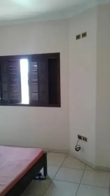 Foto 9 de Casa com 5 quartos à venda, 180m2 em Jardim Maria Augusta, Taubate - SP