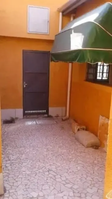 Foto 3 de Casa com 5 quartos à venda, 180m2 em Jardim Maria Augusta, Taubate - SP