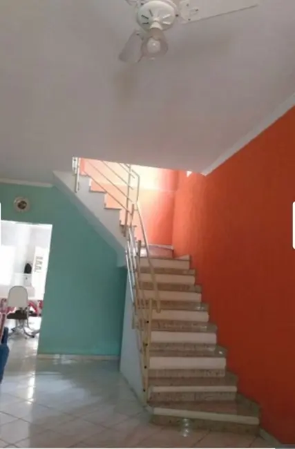 Foto 3 de Casa com 4 quartos à venda, 103m2 em Parque São Cristóvão, Taubate - SP