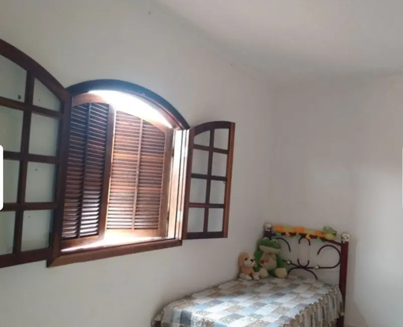 Foto 5 de Casa com 4 quartos à venda, 103m2 em Parque São Cristóvão, Taubate - SP