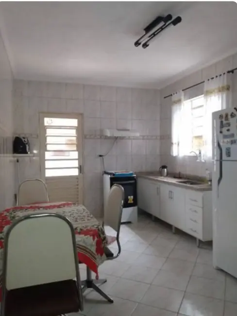 Foto 1 de Casa com 4 quartos à venda, 103m2 em Parque São Cristóvão, Taubate - SP