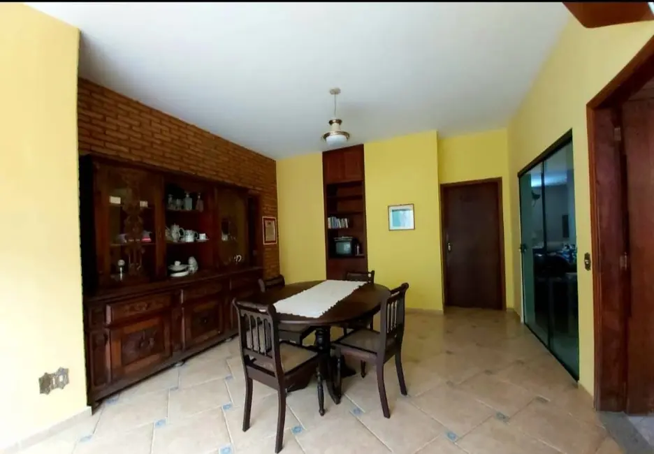 Foto 5 de Casa com 3 quartos à venda, 375m2 em Jardim Residencial Doutor Lessa, Pindamonhangaba - SP