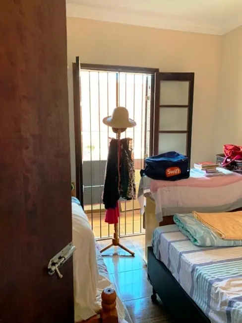 Foto 9 de Sobrado com 3 quartos à venda, 163m2 em Residencial e Comercial Cidade Morumbi, Pindamonhangaba - SP