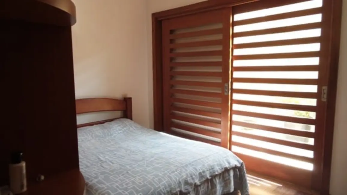 Foto 2 de Casa com 4 quartos à venda, 360m2 em Jardim das Nações, Taubate - SP