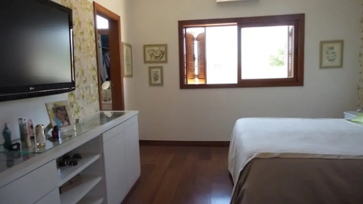 Foto 9 de Casa com 4 quartos à venda, 360m2 em Jardim das Nações, Taubate - SP