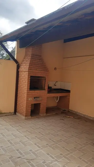 Foto 2 de Casa com 2 quartos para alugar, 90m2 em Vila Santa Fé, Taubate - SP