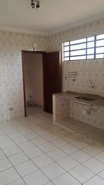 Foto 7 de Casa com 2 quartos para alugar, 90m2 em Vila Santa Fé, Taubate - SP