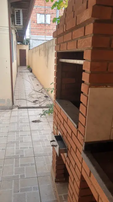 Foto 9 de Casa com 2 quartos para alugar, 90m2 em Vila Santa Fé, Taubate - SP