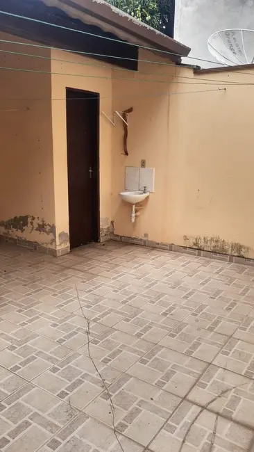 Foto 5 de Casa com 2 quartos para alugar, 90m2 em Vila Santa Fé, Taubate - SP