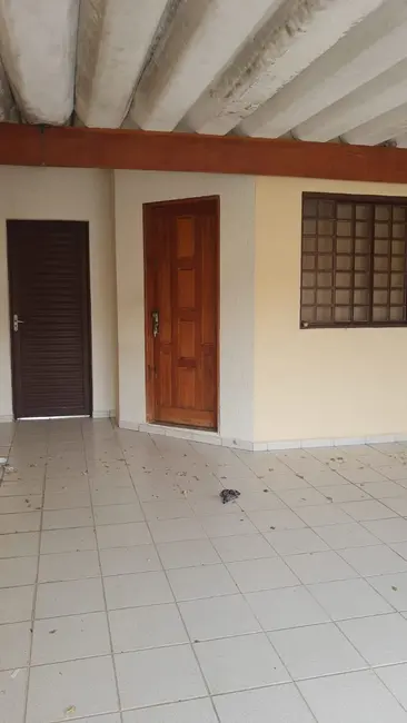 Foto 6 de Casa com 2 quartos para alugar, 90m2 em Vila Santa Fé, Taubate - SP