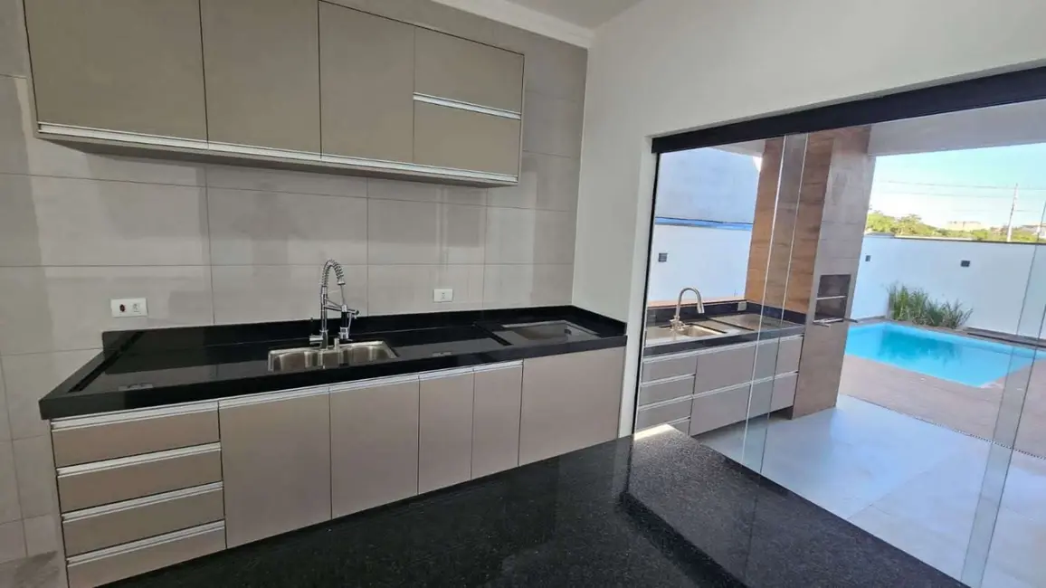 Foto 2 de Casa de Condomínio com 3 quartos à venda em Tremembe - SP