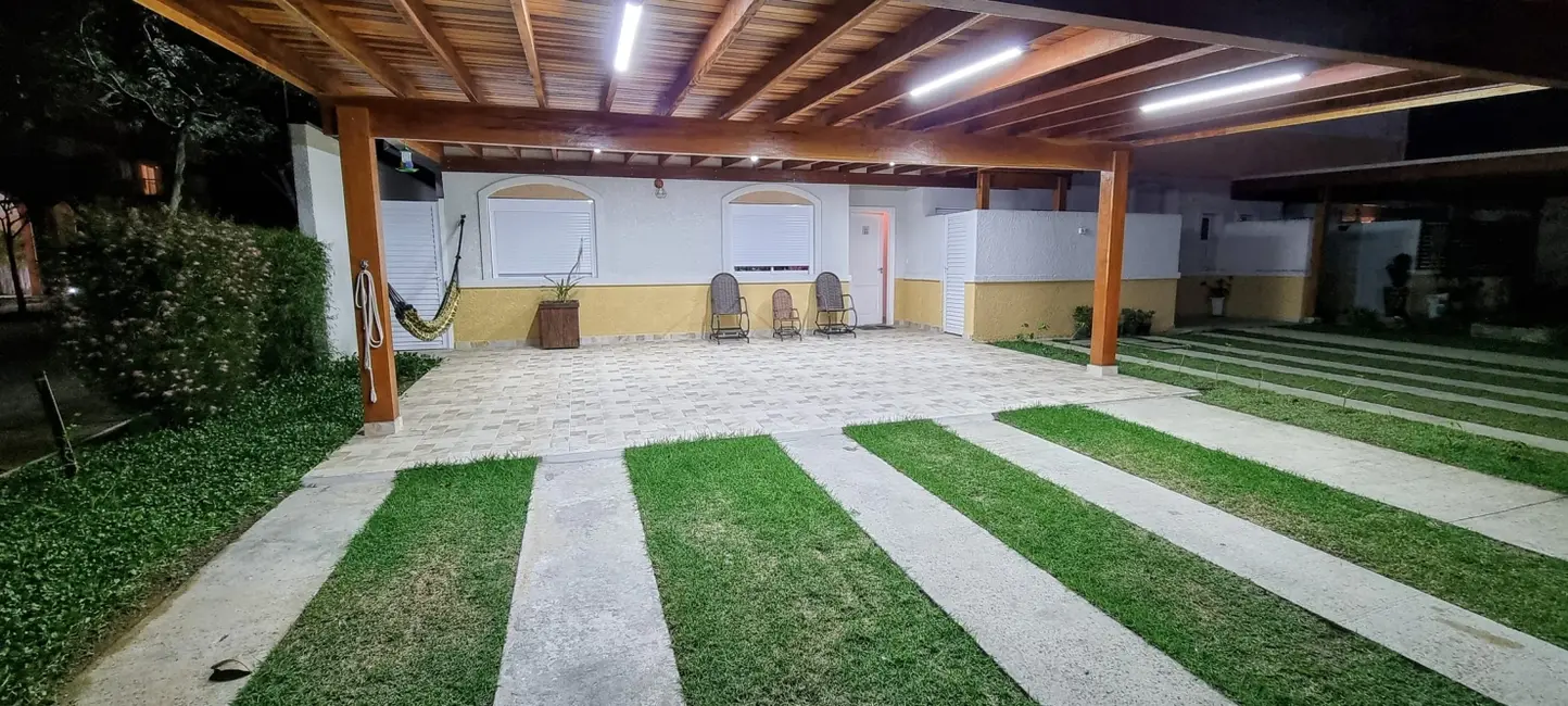 Foto 2 de Casa de Condomínio com 3 quartos à venda, 150m2 em Pindamonhangaba - SP
