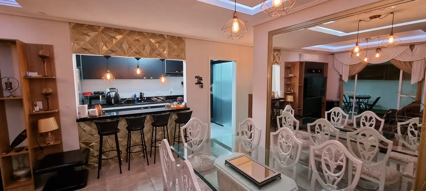 Casa de Condomínio com 3 quartos à venda, 150m2 em Pindamonhangaba - SP - imagem 8 Foto 8 de Casa de Condomínio com 3 quartos à venda, 150m2 em Pindamonhangaba - SP