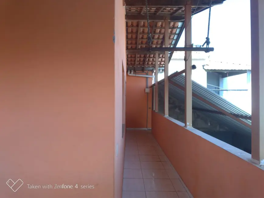 Foto 2 de Casa com 2 quartos para alugar, 200m2 em São Gonçalo, Taubate - SP