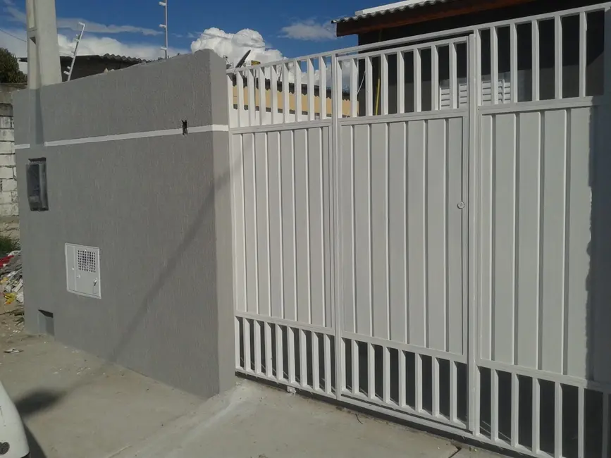 Foto 1 de Casa com 2 quartos à venda, 125m2 em Conjunto Residencial Araretama, Pindamonhangaba - SP