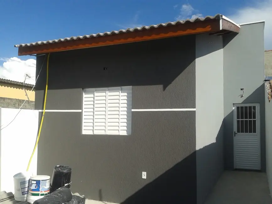 Foto 2 de Casa com 2 quartos à venda, 125m2 em Conjunto Residencial Araretama, Pindamonhangaba - SP
