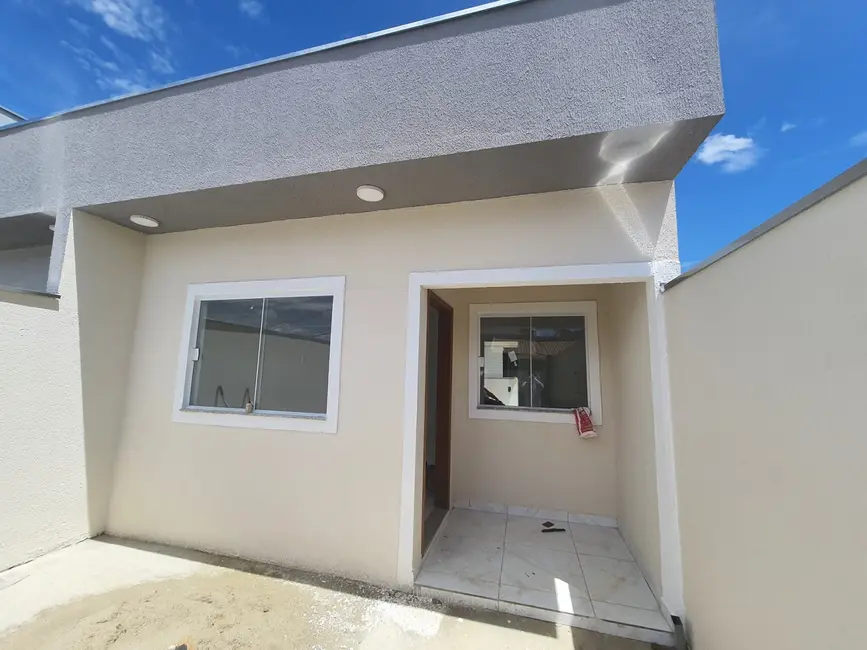 Foto 1 de Casa com 2 quartos à venda, 66m2 em Residencial Estoril, Taubate - SP