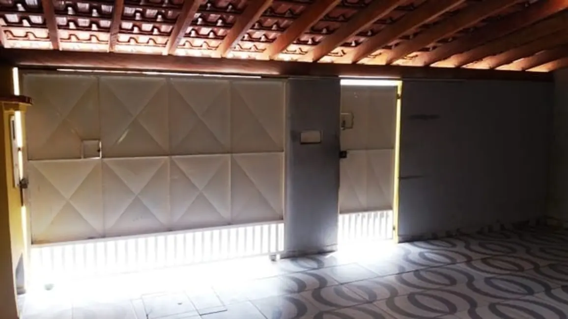 Casa com 3 quartos à venda, 84m2 em Conjunto Habitacional Terra dos Ipês II (Fase II), Pindamonhangaba - SP - imagem 3 Foto 3 de Casa com 3 quartos à venda, 84m2 em Conjunto Habitacional Terra dos Ipês II (Fase II), Pindamonhangaba - SP