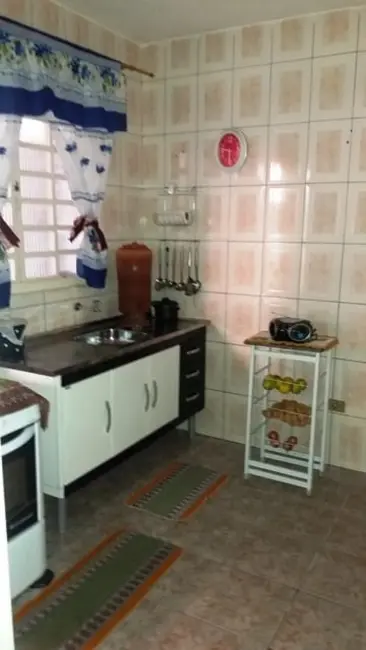 Casa com 3 quartos à venda, 84m2 em Conjunto Habitacional Terra dos Ipês II (Fase II), Pindamonhangaba - SP - imagem 6 Foto 6 de Casa com 3 quartos à venda, 84m2 em Conjunto Habitacional Terra dos Ipês II (Fase II), Pindamonhangaba - SP