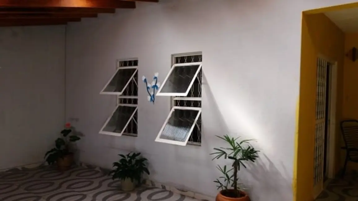 Casa com 3 quartos à venda, 84m2 em Conjunto Habitacional Terra dos Ipês II (Fase II), Pindamonhangaba - SP - imagem 2 Foto 2 de Casa com 3 quartos à venda, 84m2 em Conjunto Habitacional Terra dos Ipês II (Fase II), Pindamonhangaba - SP