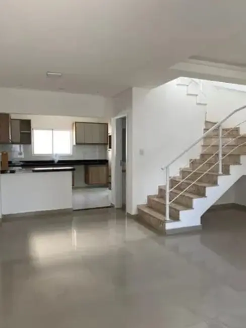 Foto 2 de Casa de Condomínio com 3 quartos à venda, 120m2 em Vila Areao, Taubate - SP
