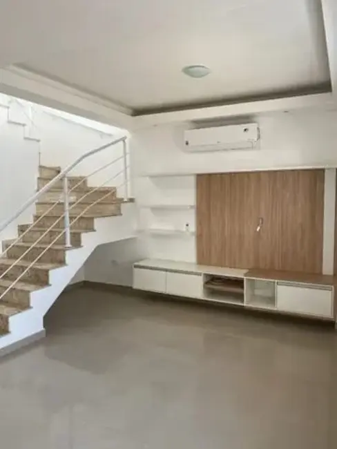 Foto 3 de Casa de Condomínio com 3 quartos à venda, 120m2 em Vila Areao, Taubate - SP