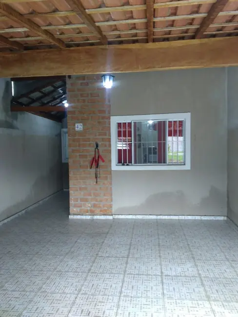 Foto 2 de Casa com 2 quartos à venda, 65m2 em Conjunto Residencial Araretama, Pindamonhangaba - SP