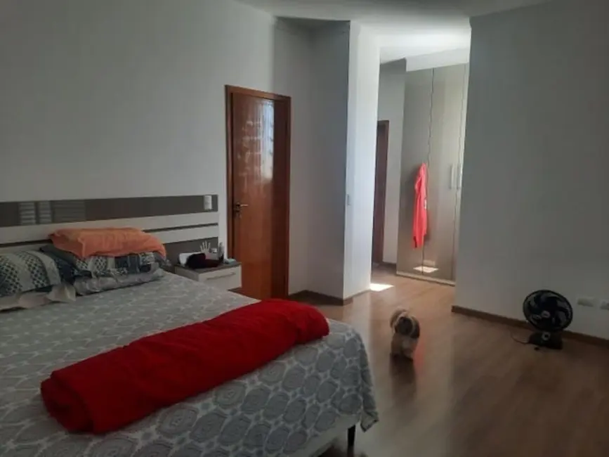 Foto 3 de Sobrado com 3 quartos à venda, 194m2 em Parque São Cristóvão, Taubate - SP