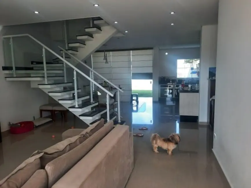 Foto 6 de Sobrado com 3 quartos à venda, 194m2 em Parque São Cristóvão, Taubate - SP