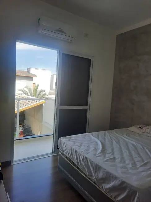 Foto 2 de Sobrado com 3 quartos à venda, 194m2 em Parque São Cristóvão, Taubate - SP