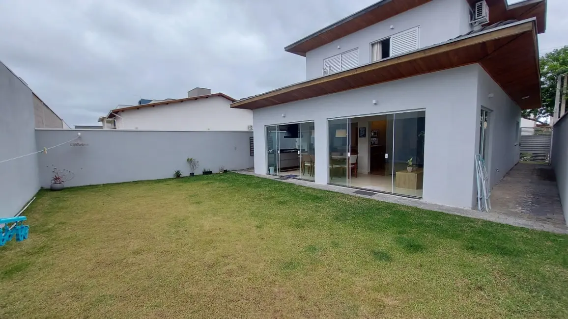 Foto 6 de Casa de Condomínio à venda e para alugar em Tremembe - SP