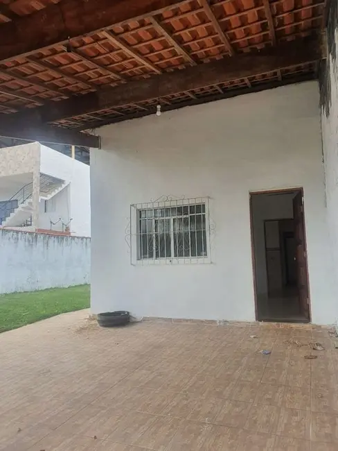 Foto 2 de Sobrado com 2 quartos à venda em Conjunto Residencial Araretama, Pindamonhangaba - SP
