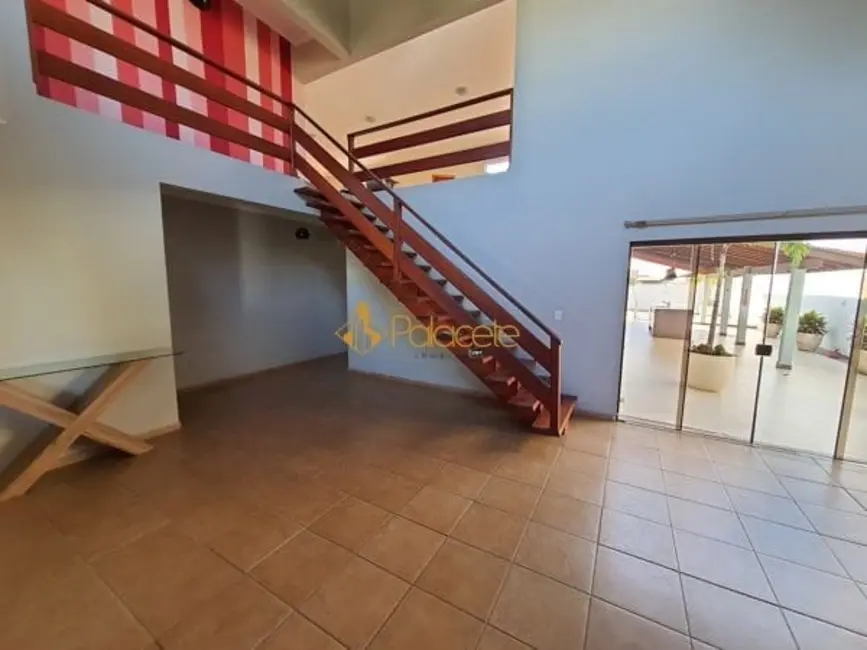 Foto 8 de Casa com 3 quartos à venda, 432m2 em Nossa Senhora do Perpétuo Socorro, Pindamonhangaba - SP