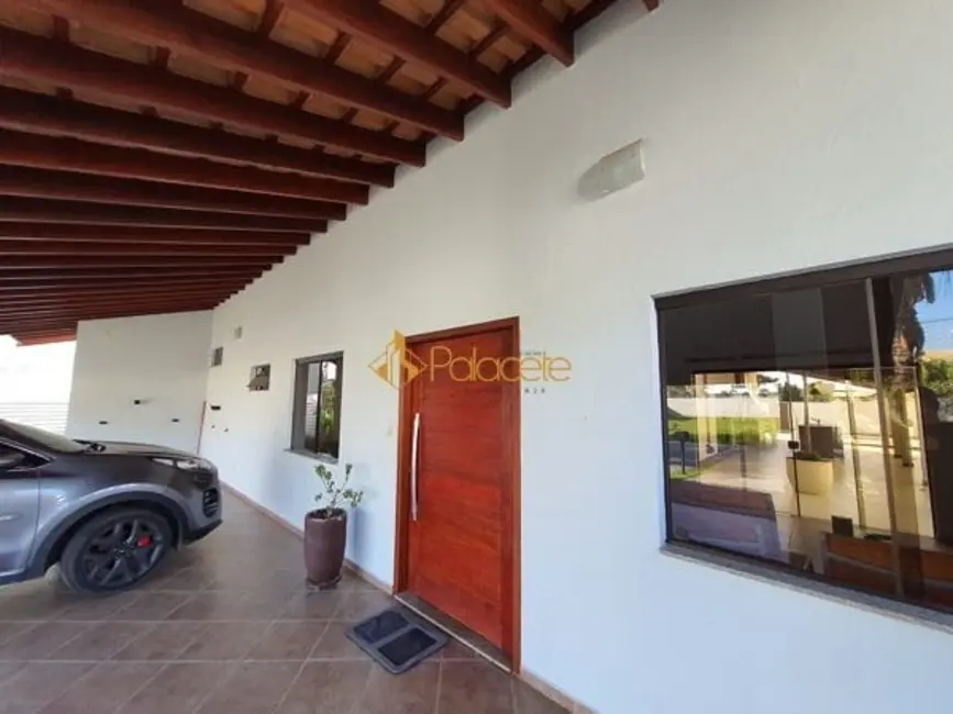 Foto 5 de Casa com 3 quartos à venda, 432m2 em Nossa Senhora do Perpétuo Socorro, Pindamonhangaba - SP