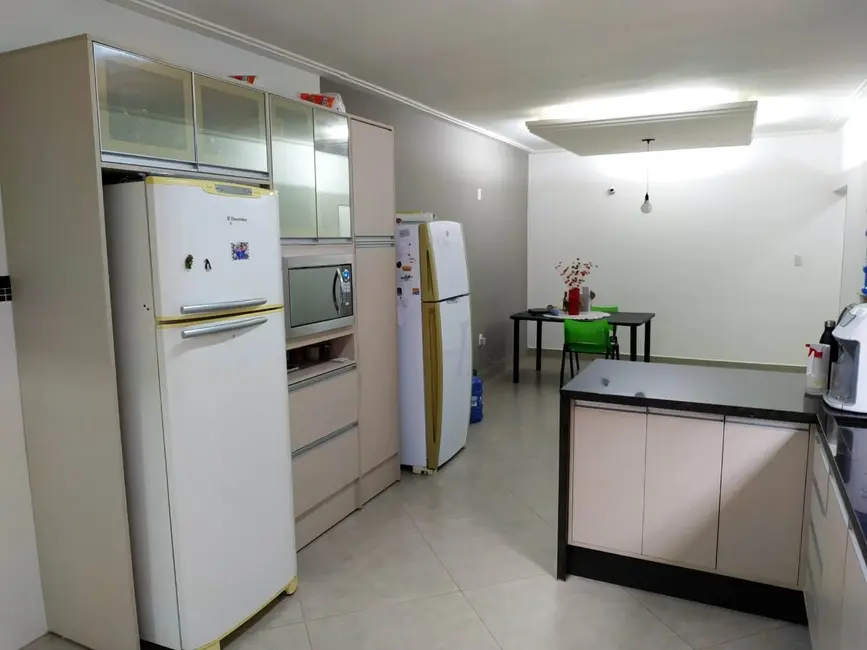 Foto 9 de Casa com 3 quartos à venda, 242m2 em Pindamonhangaba - SP