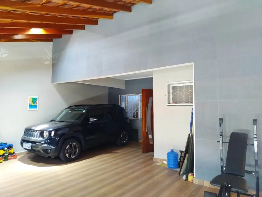 Foto 3 de Casa com 3 quartos à venda, 242m2 em Pindamonhangaba - SP