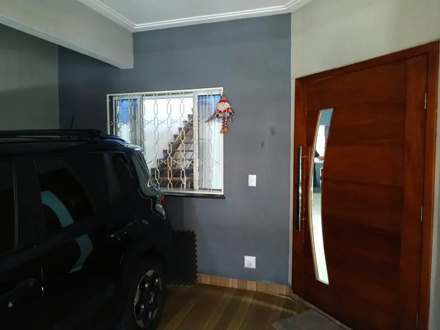 Foto 4 de Casa com 3 quartos à venda, 242m2 em Pindamonhangaba - SP