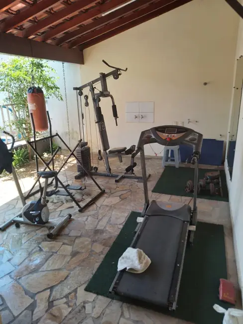 Foto 3 de Casa com 2 quartos à venda, 215m2 em Loteamento Residencial Andrade, Pindamonhangaba - SP