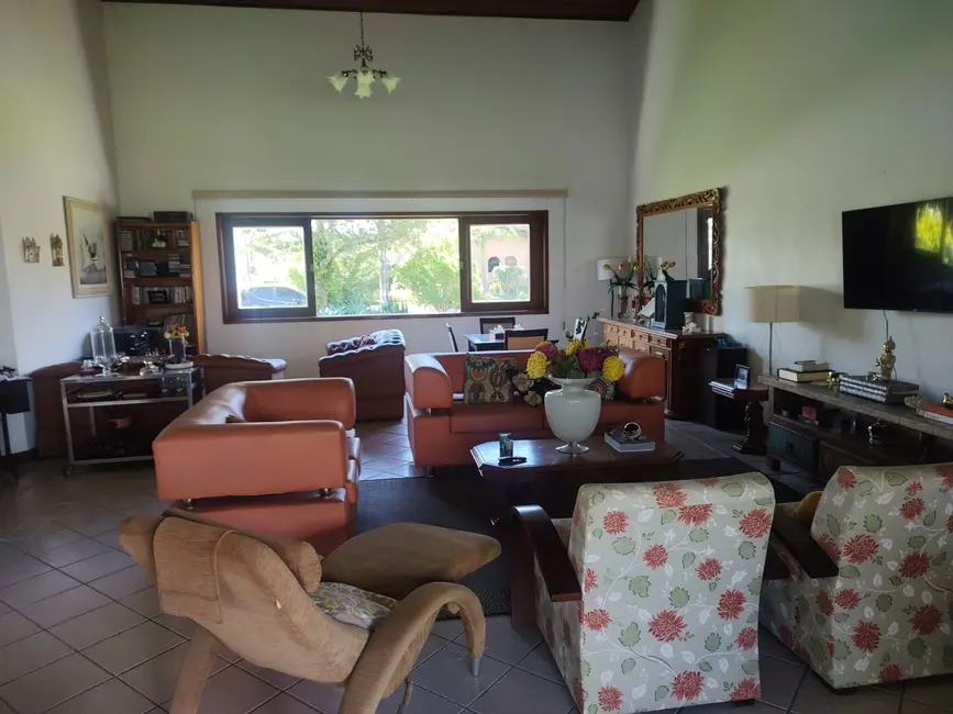 Foto 1 de Casa de Condomínio com 3 quartos à venda, 380m2 em Centro, Tremembe - SP