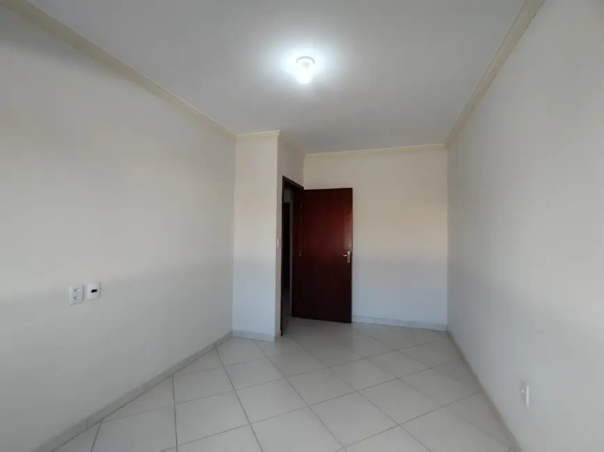 Foto 2 de Sobrado com 3 quartos à venda, 215m2 em Alto do Cardoso, Pindamonhangaba - SP