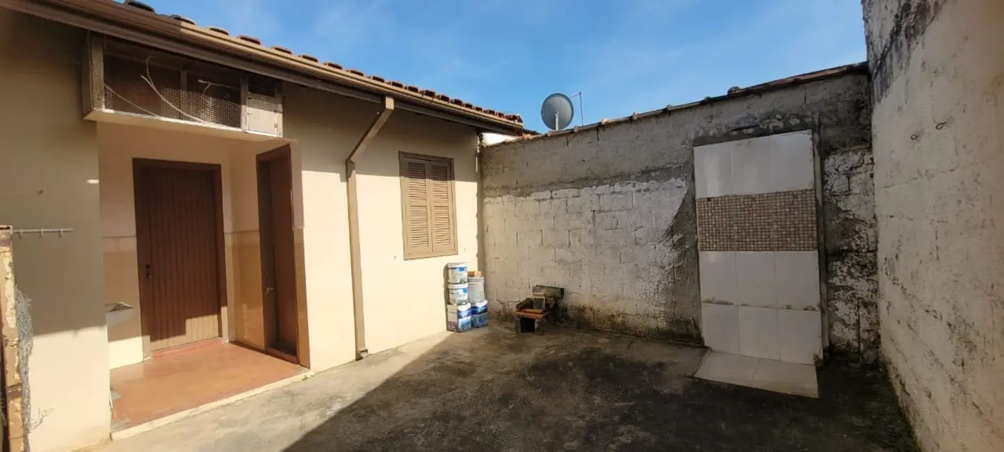 Foto 3 de Casa com 2 quartos à venda, 146m2 em Maria Áurea, Pindamonhangaba - SP