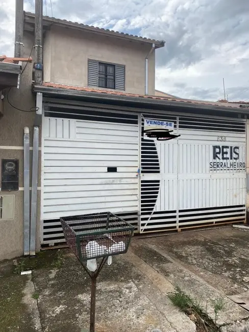 Foto 2 de Sobrado com 3 quartos à venda, 120m2 em Pindamonhangaba - SP