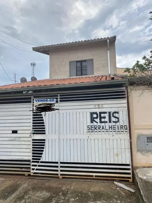 Foto 1 de Sobrado com 3 quartos à venda, 120m2 em Pindamonhangaba - SP